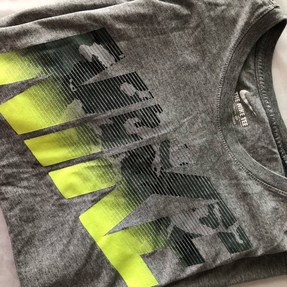 Nike men’s Shirt 👕 Size Large - Picture 2 of 5